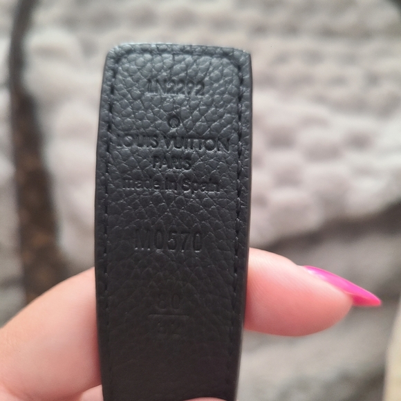 Louis Vuitton LV Iconic 25 mm Reversible Belt - Picture 5 of 6